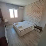 Cathedral Square Apartment *